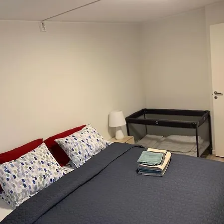Apartamento Moderne Og Fullt Utstyrt 3-rom Hageleilighet Sentrum Naer Bergen