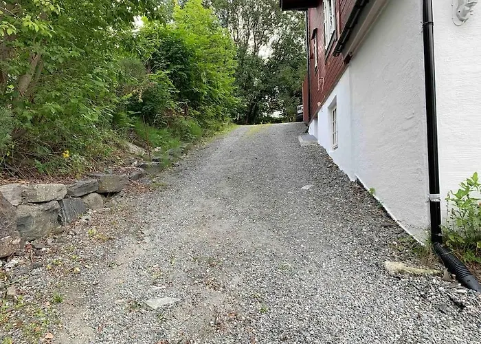 Moderne Og Fullt Utstyrt 3-rom Hageleilighet Sentrum Naer Apartament *