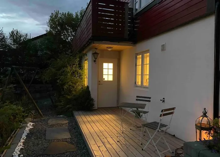 Moderne Og Fullt Utstyrt 3-rom Hageleilighet Sentrum Naer Apartament *