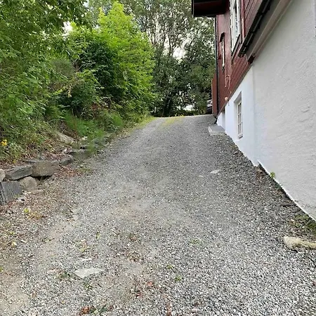 Moderne Og Fullt Utstyrt 3-rom Hageleilighet Sentrum Naer Apartment *