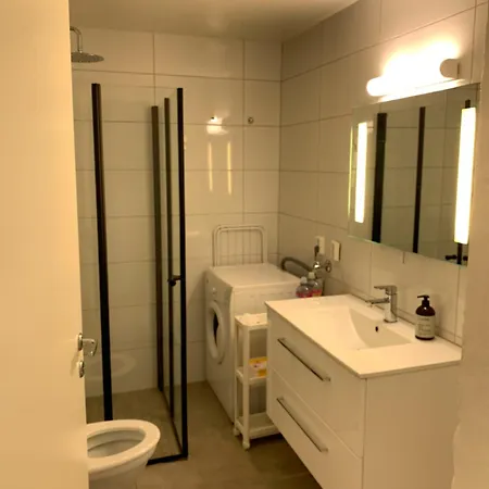 Moderne Og Fullt Utstyrt 3-rom Hageleilighet Sentrum Naer Lejlighed Bergen