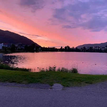 Moderne Og Fullt Utstyrt 3-rom Hageleilighet Sentrum Naer