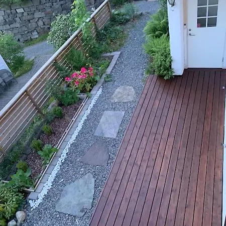 Appartement Moderne Og Fullt Utstyrt 3-rom Hageleilighet Sentrum Naer *