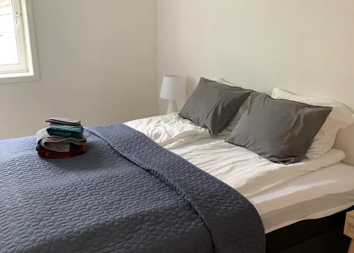 Lägenhet Moderne Og Fullt Utstyrt 3-rom Hageleilighet Sentrum Naer