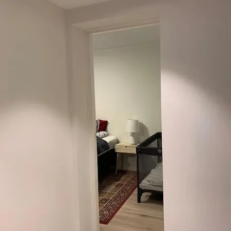 Moderne Og Fullt Utstyrt 3-rom Hageleilighet Sentrum Naer ברגן