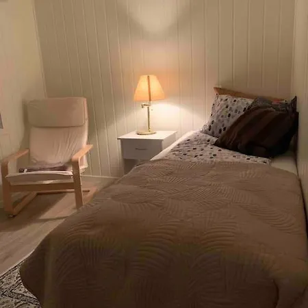 Apartman Moderne Og Fullt Utstyrt 3-rom Hageleilighet Sentrum Naer Bergen