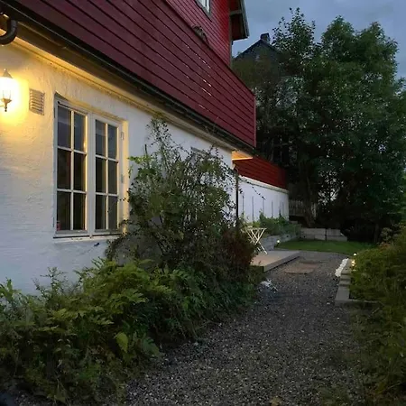 Moderne Og Fullt Utstyrt 3-rom Hageleilighet Sentrum Naer Bergen