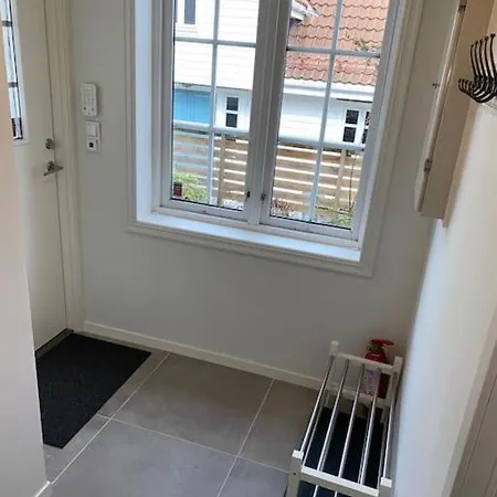 Apartman Moderne Og Fullt Utstyrt 3-rom Hageleilighet Sentrum Naer